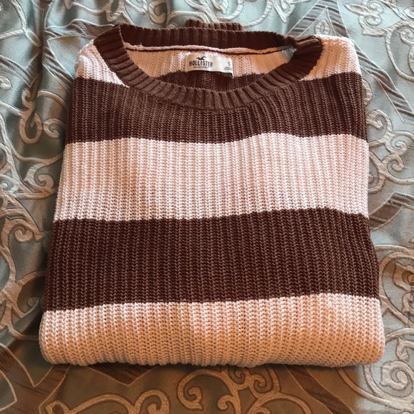 Hollister sweater size small - Picture 2 of 10